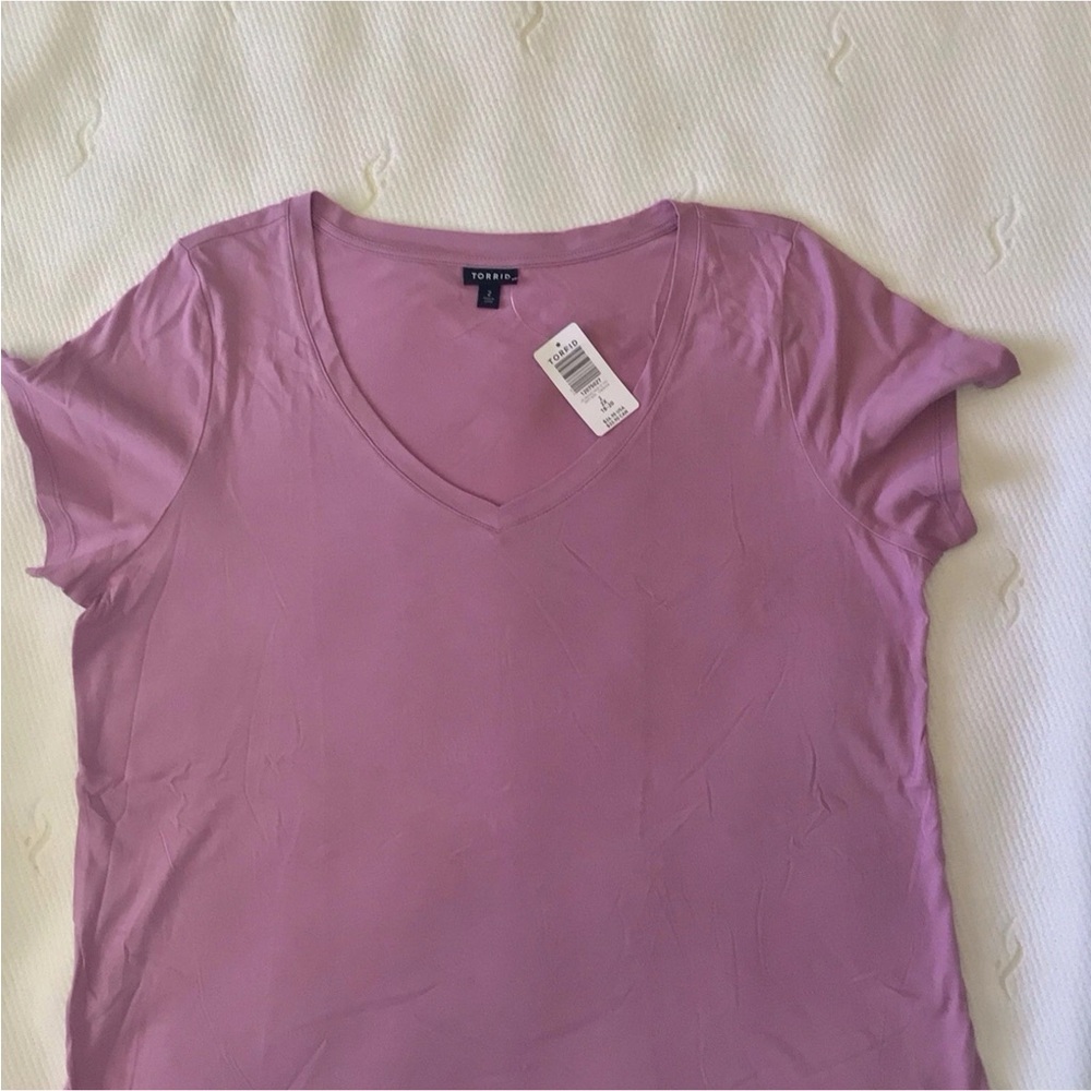 Torrid V-Neck Tee Shirt Top Plus Sz 2X Dusty Rose Minimalist Normcore SoftGirl - Picture 3 of 10